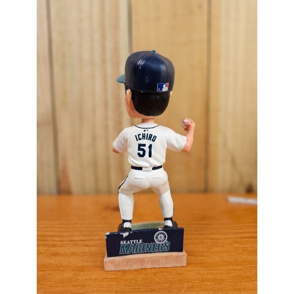 Ichiro Suzuki, Seattle Mariners Collectible Bobblehead - Picture 7 of 10